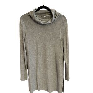 Adrienne Vittadini ladies size large gray sweater.